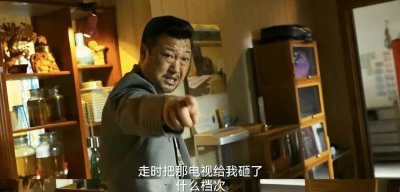 ​贾冰个人资料：28岁成国家一级演员，35岁辞副处级职务，备受争议却靠演技出圈