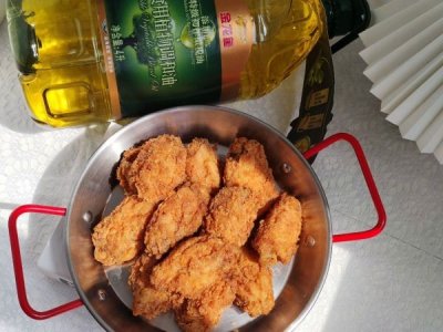 ​油炸鸡翅怎么做（几分钟快速搞定肯德基炸鸡翅）