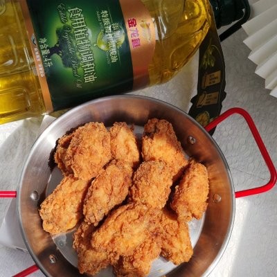 油炸鸡翅怎么做（几分钟快速搞定肯德基炸鸡翅）