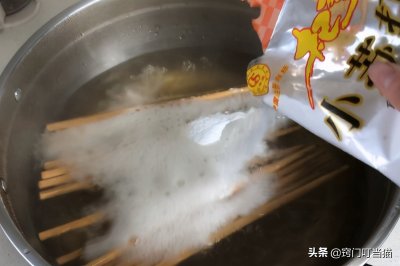 ​妙招筷子发霉怎样去除（发霉的筷子怎样才能清洗干净）