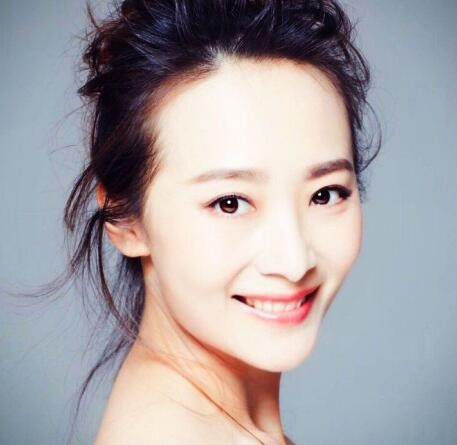 如燕扮演者