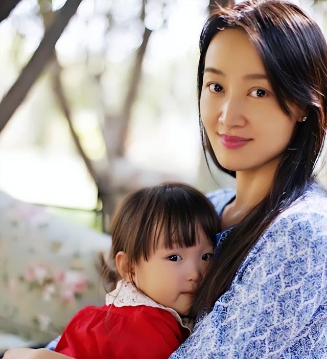 路金波前妻王蕾（路金波二婚娶演员赵子琪）