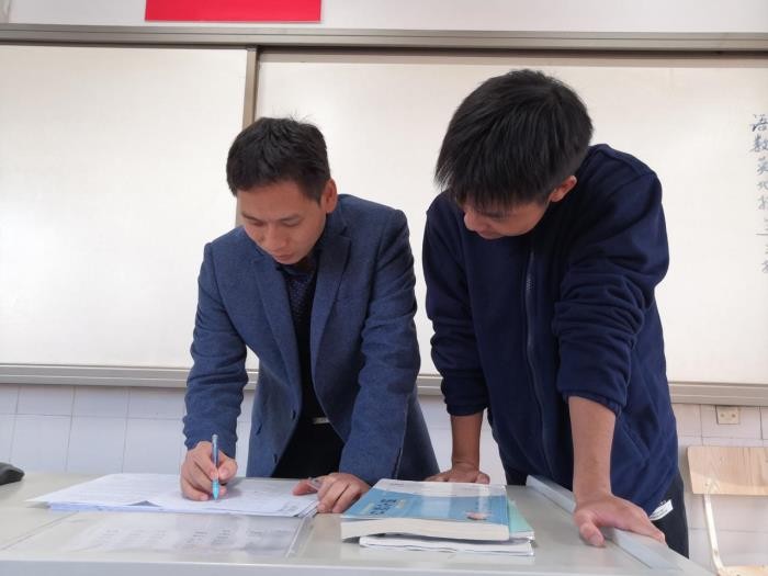 假如我是语文老师（嘉兴五高老师笔下的我的老师②）