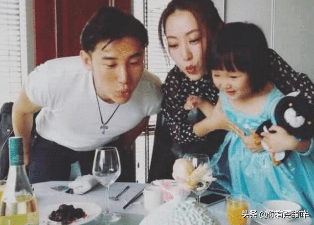 白冰为什么离的婚？前夫曾跟郑元畅有一腿？这是怎么回事？