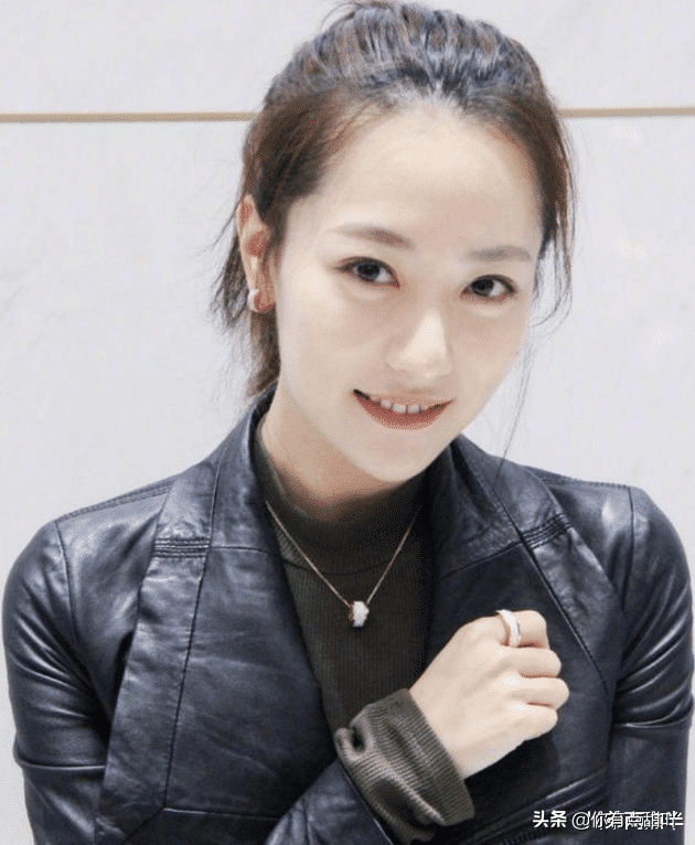 白冰为什么离的婚？前夫曾跟郑元畅有一腿？这是怎么回事？