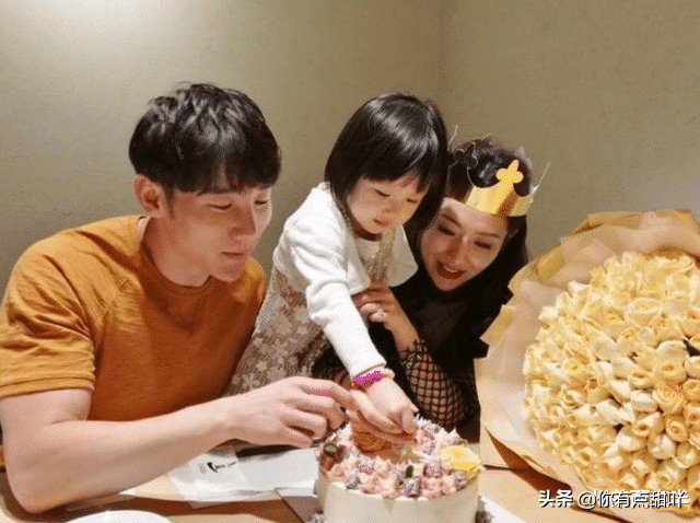 白冰为什么离的婚？前夫曾跟郑元畅有一腿？这是怎么回事？