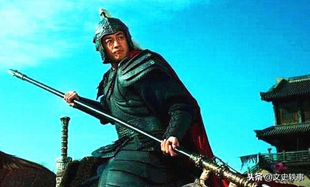 吕布用的不是你想象中的方天画戟，他的武器有2样