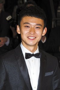 ​董子健个人资料简介及父母(21岁时名下公司多达11家，被粉丝称为最年轻的CEO)