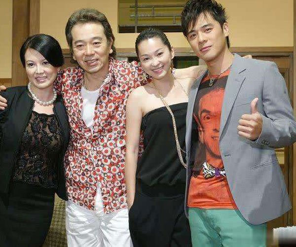 张晨光老婆谢美惠资料 现任妻子是一个圈外人