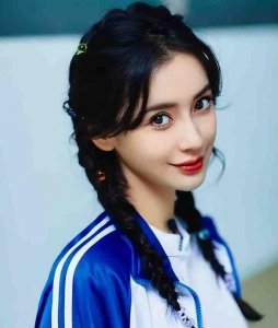 ​杨颖吸烟被玩游戏朋友出卖，前夫黄晓明是禁烟大使也没能让她戒烟