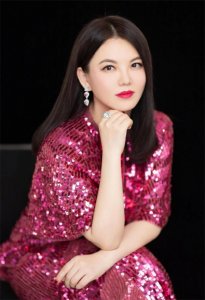 ​李湘个人资料简介：从“综艺一姐”到口碑崩盘，如今她怎么样了？