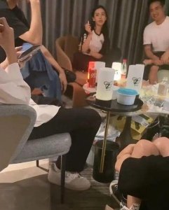 ​离开黄晓明后，Angelababy 活得好快乐啊