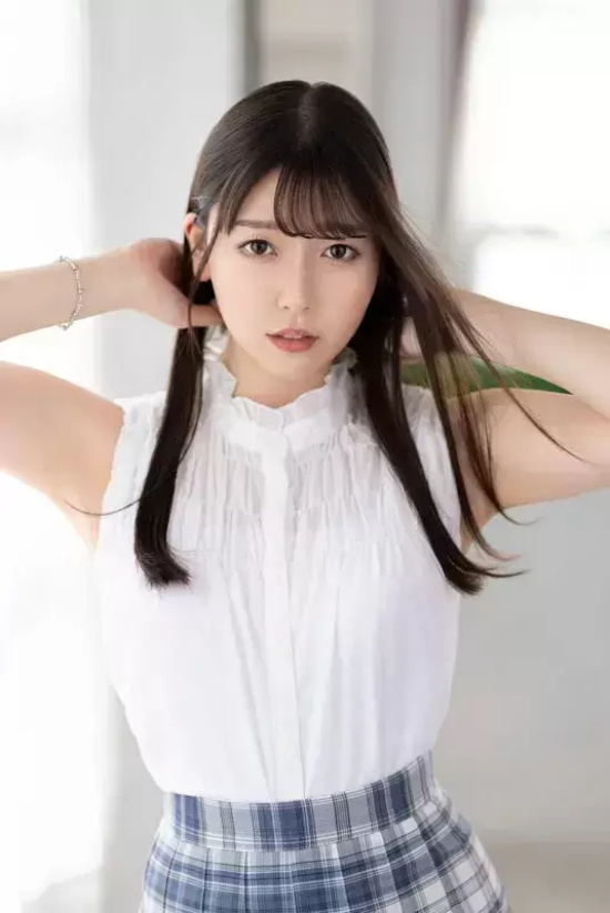 专属女演员久美木玛丽亚写真分享，粉红美肌一瞬间就夺走你的心！