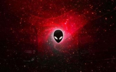 ​世界六大奇特橡胶人，他能用脚趾夹着瓶子喝水
