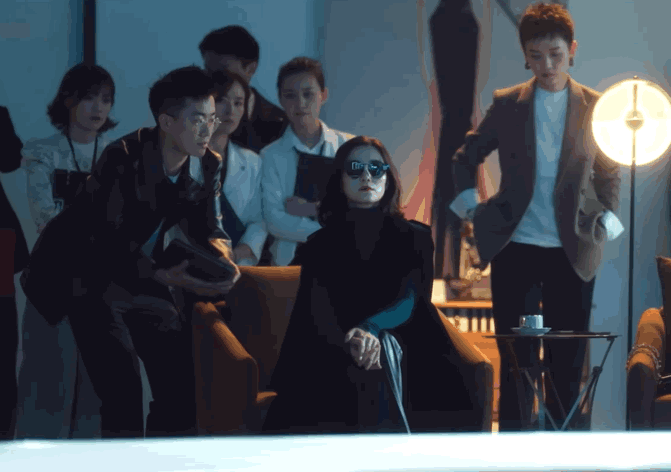 专业角度分析穿普拉达的女王（我国也翻拍穿普拉达的女魔头了）(5)
