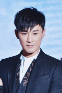 ​林峰整容前后（40岁林峰也做医美）