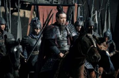 ​刘备身为帝王，为什么北伐时要御驾亲征？