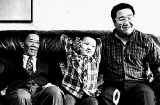 英达个人资料简介家世（英达：不认儿子巴图20年，大舅哥一离世，为何急着搬走他的电脑？）