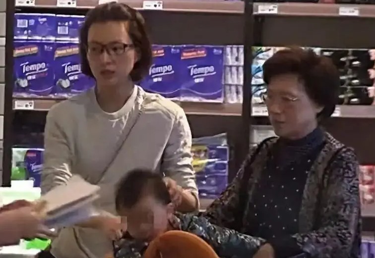 密春雷前妻照片（央视主持董卿嫁豪门变定时炸弹）