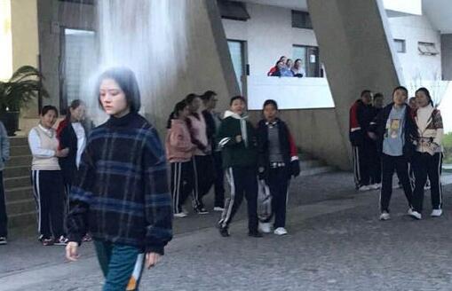 易遥妈妈谁演的
