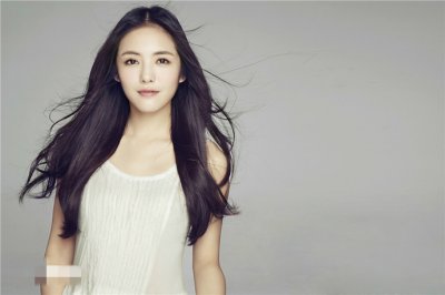 ​蔡文静是谁旗下的艺人 为什么资源这么好蔡文静还不火?