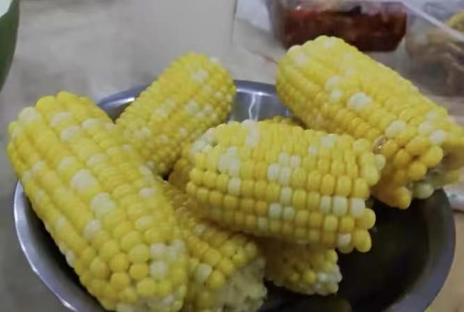 冻玉米饺子煮多久