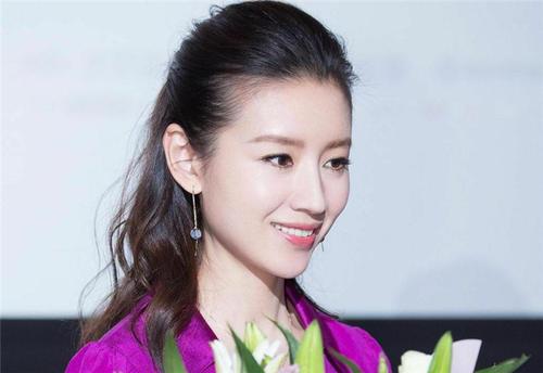冷清秋董洁什么性格（浪姐2官宣董洁惹网友不满）(9)