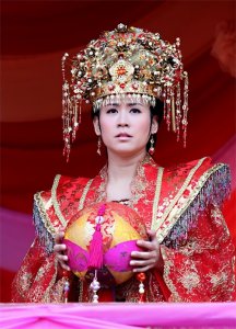 ​历史上王宝钏不存在？当皇后之后，真的只活了18天就死了吗？