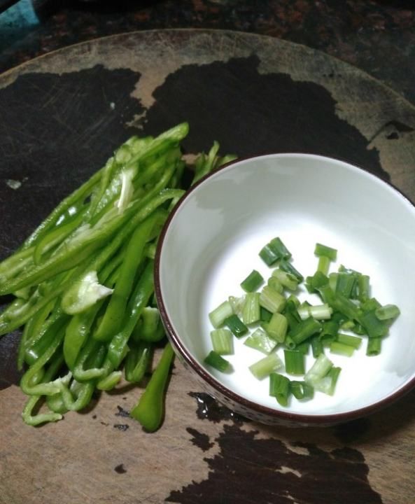 怎么煮鸡蛋面,西红柿鸡蛋面怎样做图10