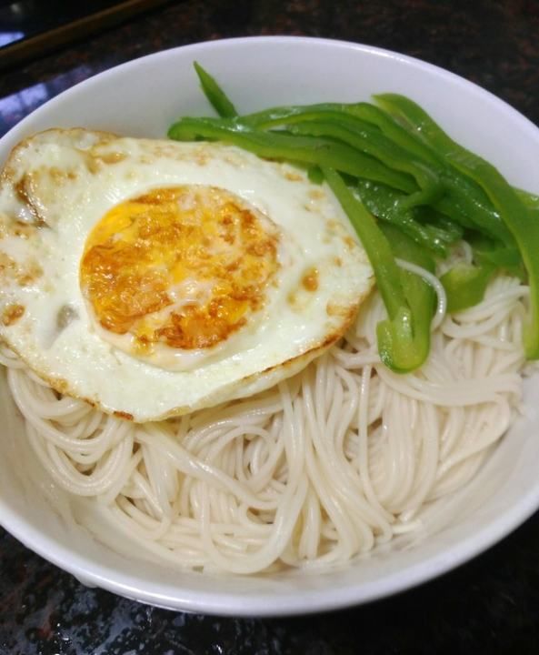 怎么煮鸡蛋面,西红柿鸡蛋面怎样做图16