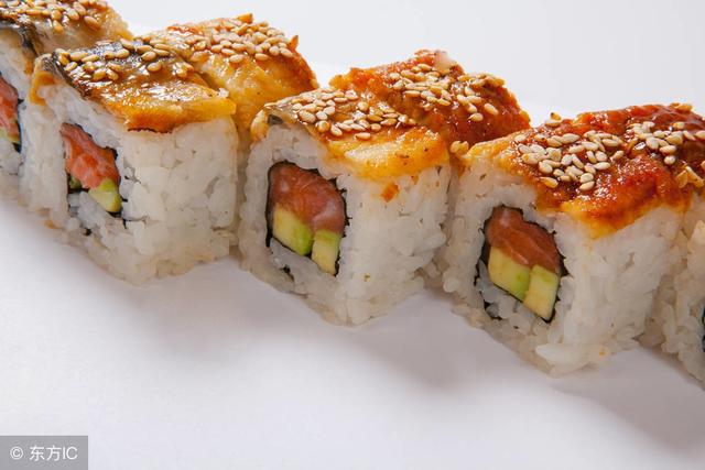 怎么简单的做寿司（自己动手制作寿司）(8)
