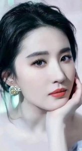 ​谁懂！刘亦菲写真集温文尔雅与性感妩媚于一体，太绝了