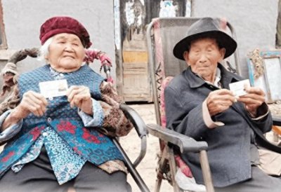 ​丈夫121岁，妻子117岁，河南夫妻“六世同堂”，有何独特长寿秘诀