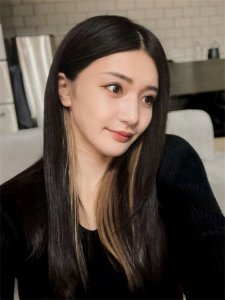 ​高桥圣子，岛国写真偶像国民女神，粉丝：心目中永远的暗黑救世主