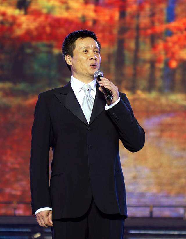 好男人阎维文:陪妻子抗癌33年,女儿嫁进名门,亲家比他还厉害