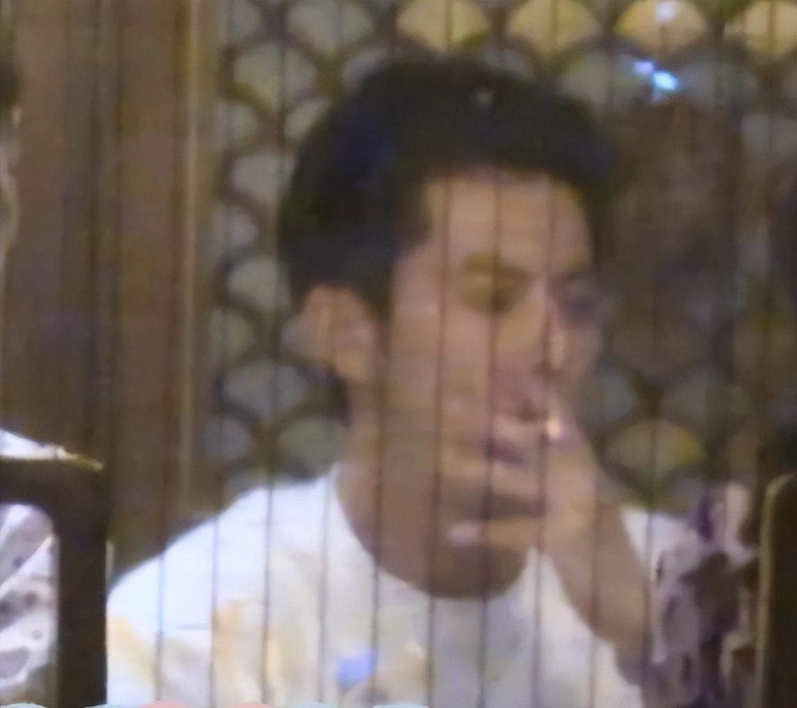 王鹤棣个人资料简介及家世(“脸蛋天才”王鹤棣:19岁让韩国机场瘫痪,他究竟能有多帅?)