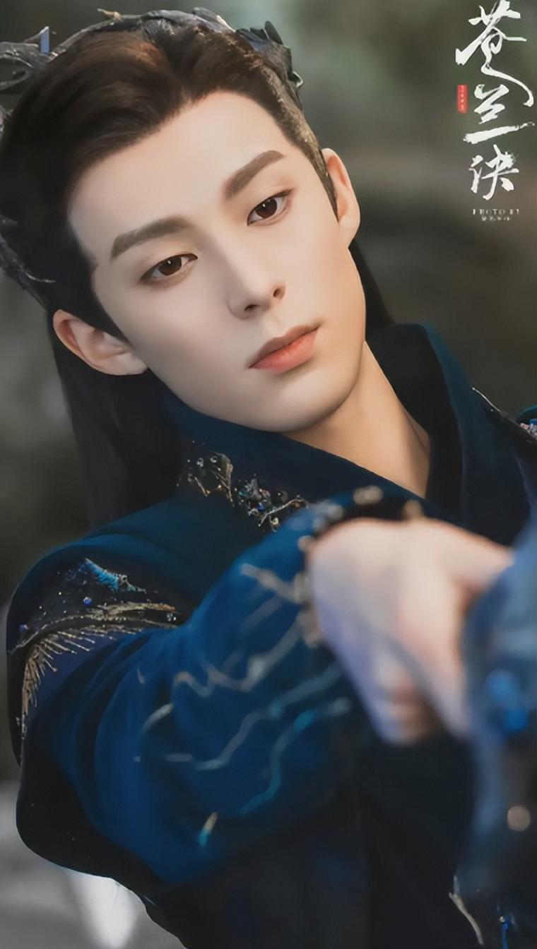 王鹤棣个人资料简介及家世(“脸蛋天才”王鹤棣:19岁让韩国机场瘫痪,他究竟能有多帅?)