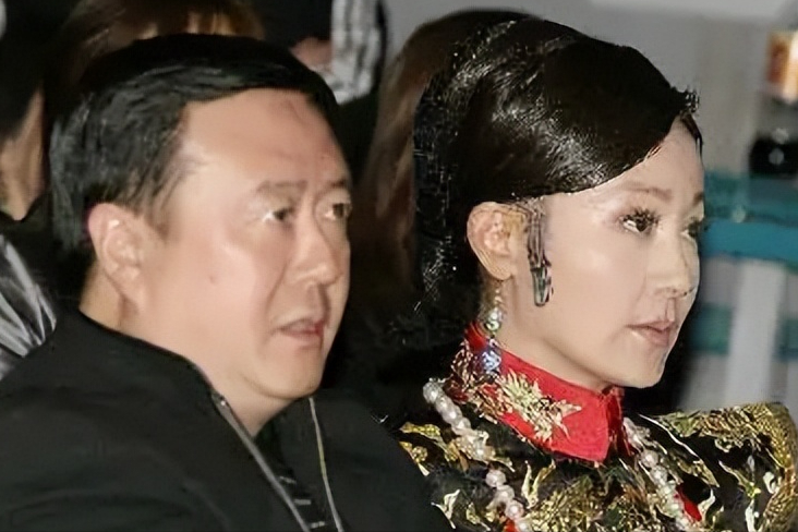 邬倩倩：挤走导演原配夫人，成功上位后却没坐稳，67岁了还是单身