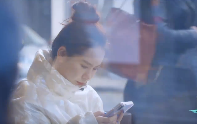 电话短信不回,李承铉把戚薇扔街上1小时!戚薇愤怒的惩罚真高级