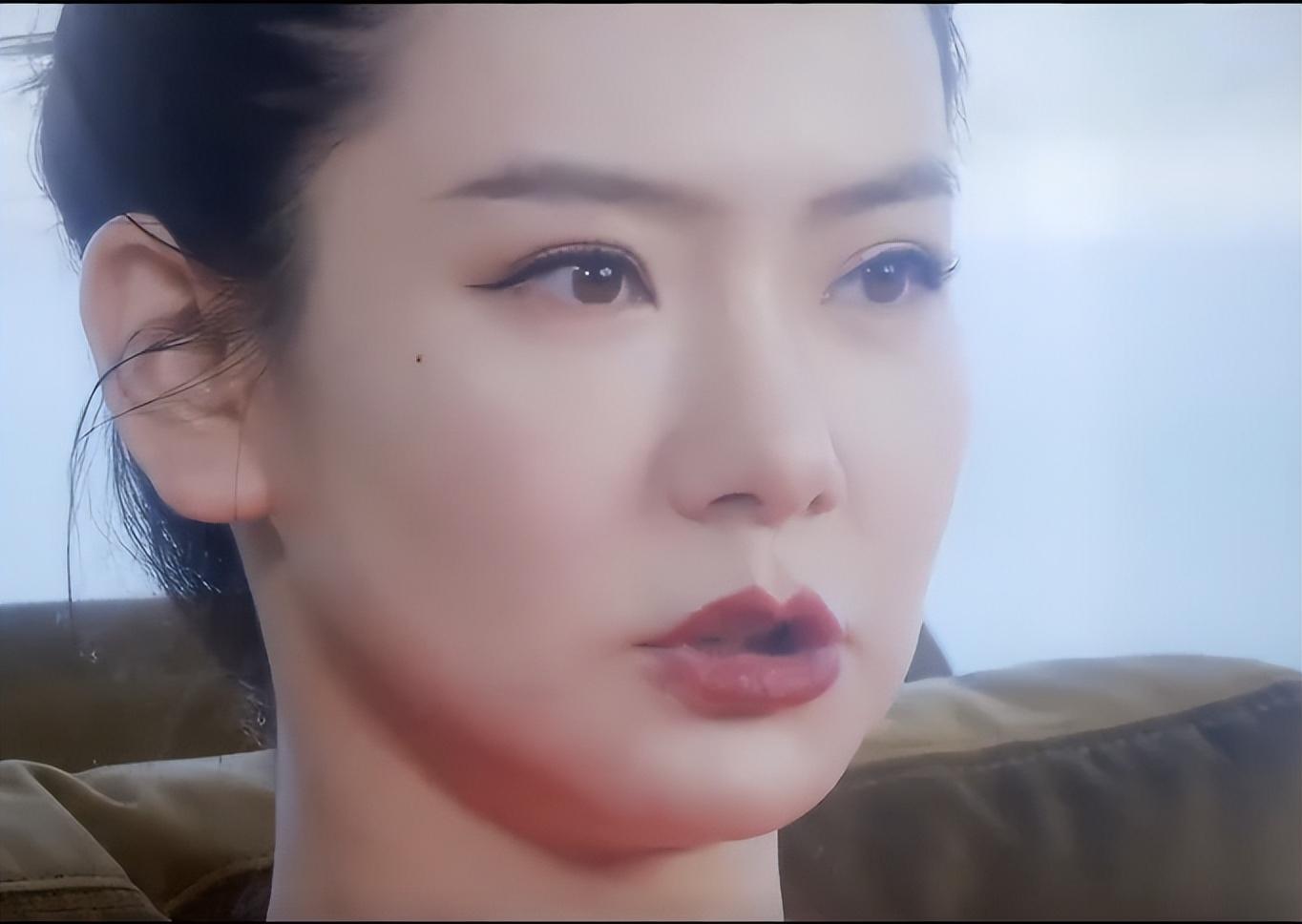 电话短信不回,李承铉把戚薇扔街上1小时!戚薇愤怒的惩罚真高级