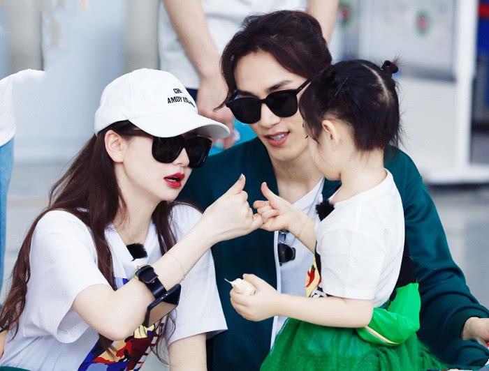 电话短信不回,李承铉把戚薇扔街上1小时!戚薇愤怒的惩罚真高级