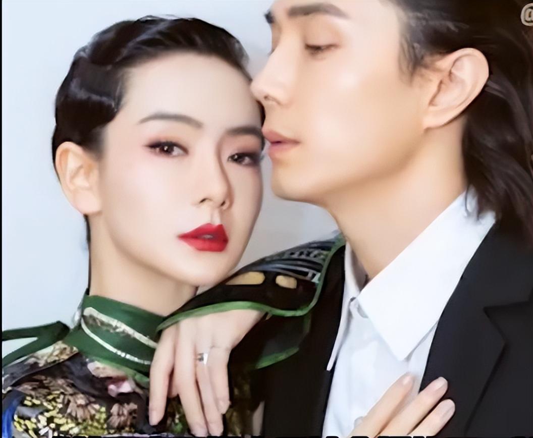 电话短信不回,李承铉把戚薇扔街上1小时!戚薇愤怒的惩罚真高级