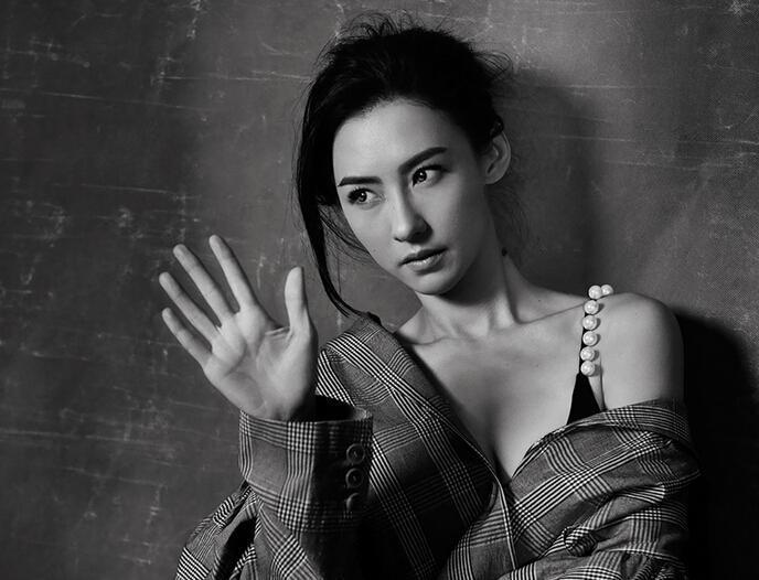 张柏芝大爆现任男友,晒出照片后网友惊呼:竟是不可思议的他!