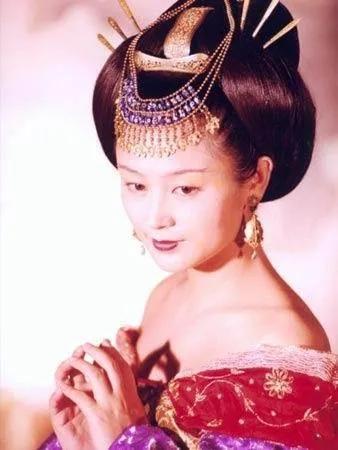 曹操的老婆叫什么(曹操的老婆都有谁)