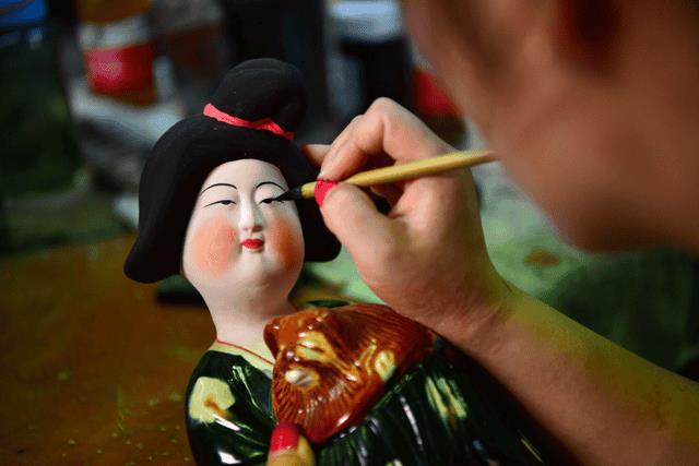 唐三彩制作工艺与艺术特点(唐三彩是什么技术)