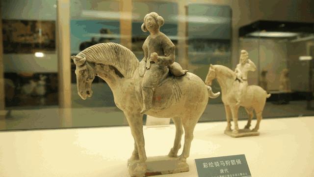 唐三彩制作工艺与艺术特点(唐三彩是什么技术)