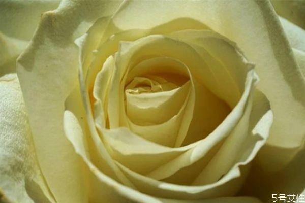 婚外情分手后男人放不下的表现 婚外情男人和女人区别 婚外情分手后男人放不下的表现 婚外情男人和女人区别