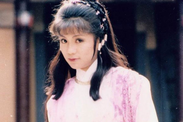 翁美玲是被谁害的 寻短见与汤镇业终归什么闭系