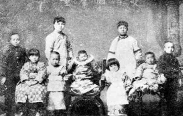 历史梁启超后人：两个妻子九个子女的生活现状  2