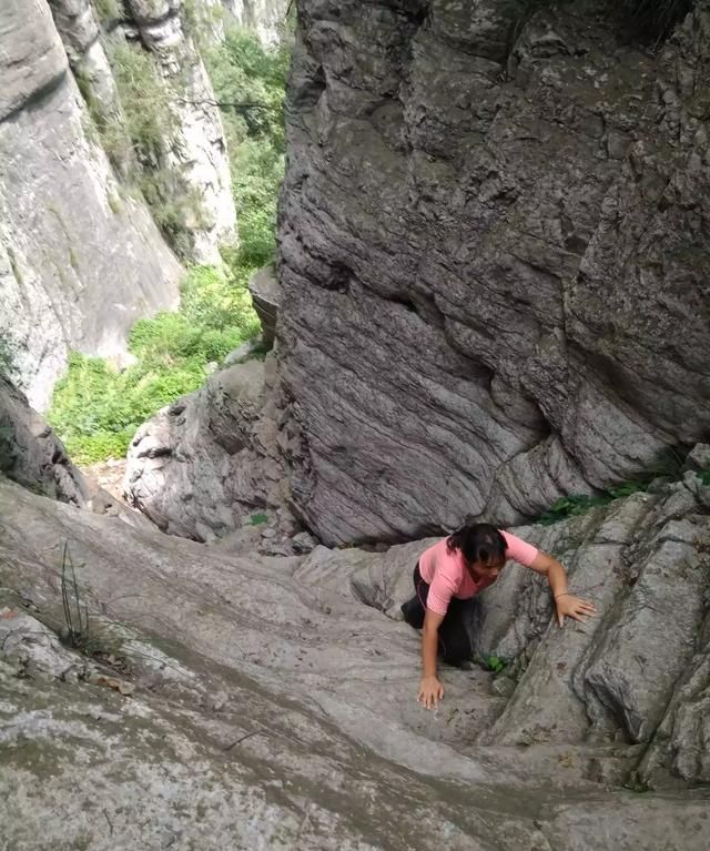 溶洞的资料，关于溶洞的资料30字求回答？图3